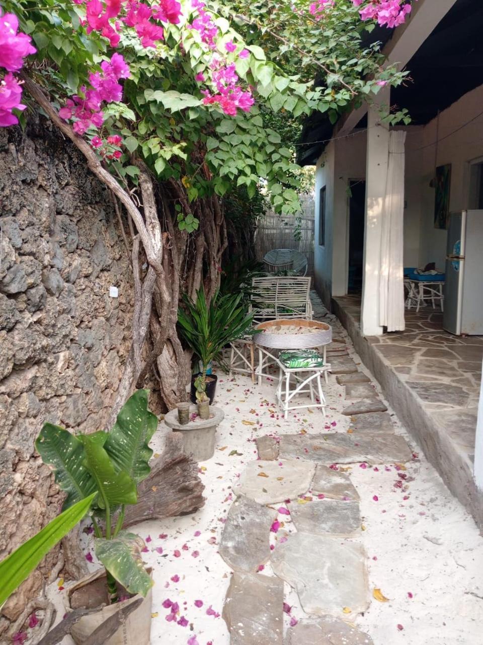 Sunny Garden Rooms Watamu Kültér fotó